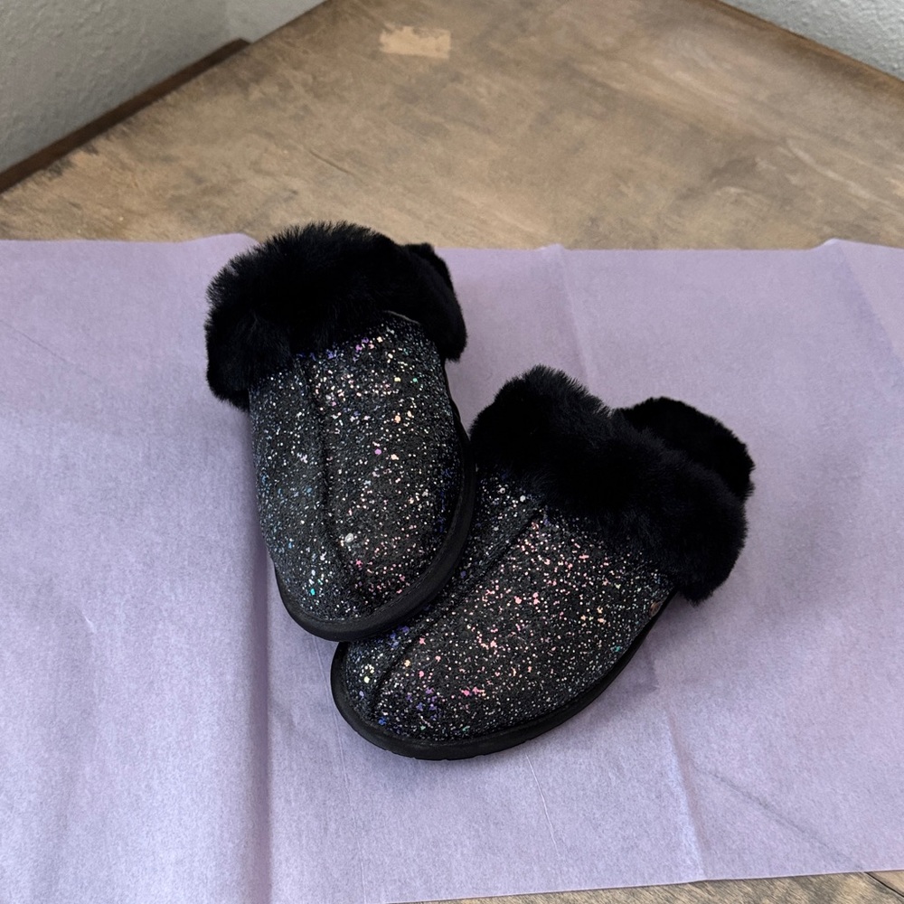 UGG Glittery Women’s Black Sparkly Slippers with Faux Fur